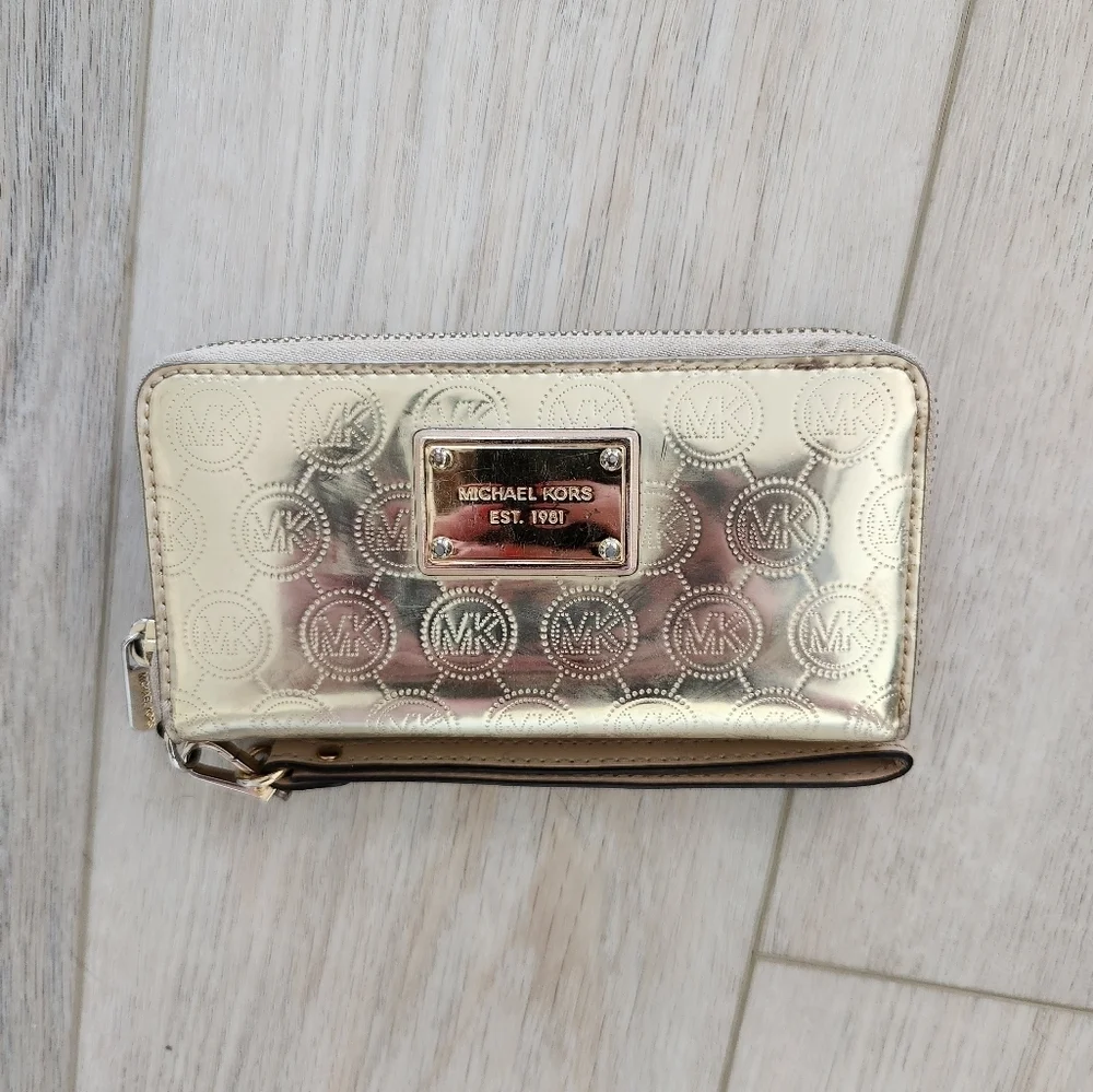 Michael Kors Jet Set Wristlet Wallet Gold Signature Logo Zipper
